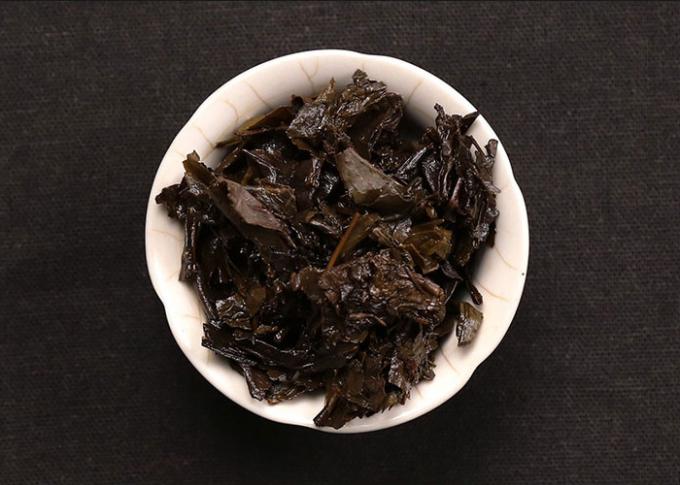 Gegoren, chinesischen dunklen Tee mit glattem und empfindlichem Geschmack verarbeitend