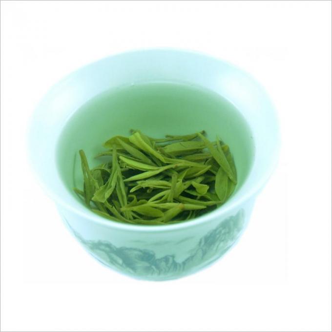 Grüner Tee des Drachen der gebogenen Form ohne irgendwelche Düngemittel oder Schädlingsbekämpfungsmittel