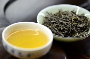 China Hoher Gebirgschinesischer gelber Tee-lose Teeblätter mit einem glänzenden Auftritt fournisseur