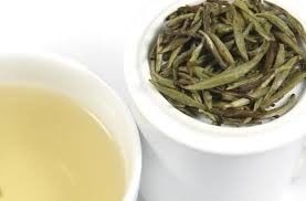 China Antialtern-Silber-Nadel-weißer Tee, organischer silberner Nadel-Tee für starke Knochen usine